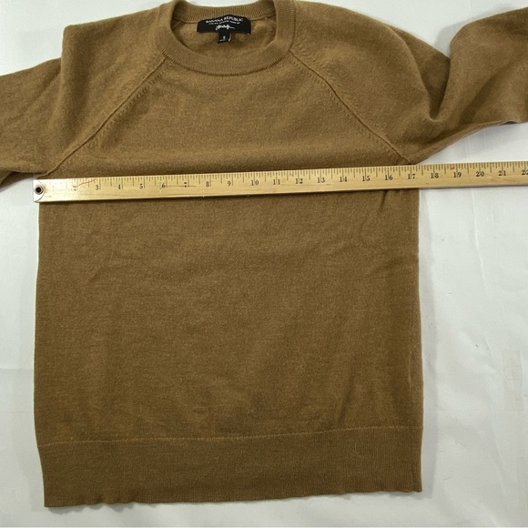 Banana Republic Crewneck Sweater Italian Merino Yarn By Baruffa Tan Youth S - Picture 7 of 9